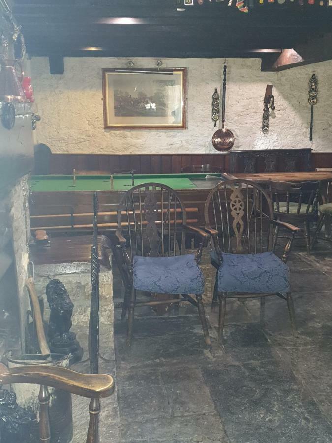 The Old Red Lion Hotel Bruton Buitenkant foto
