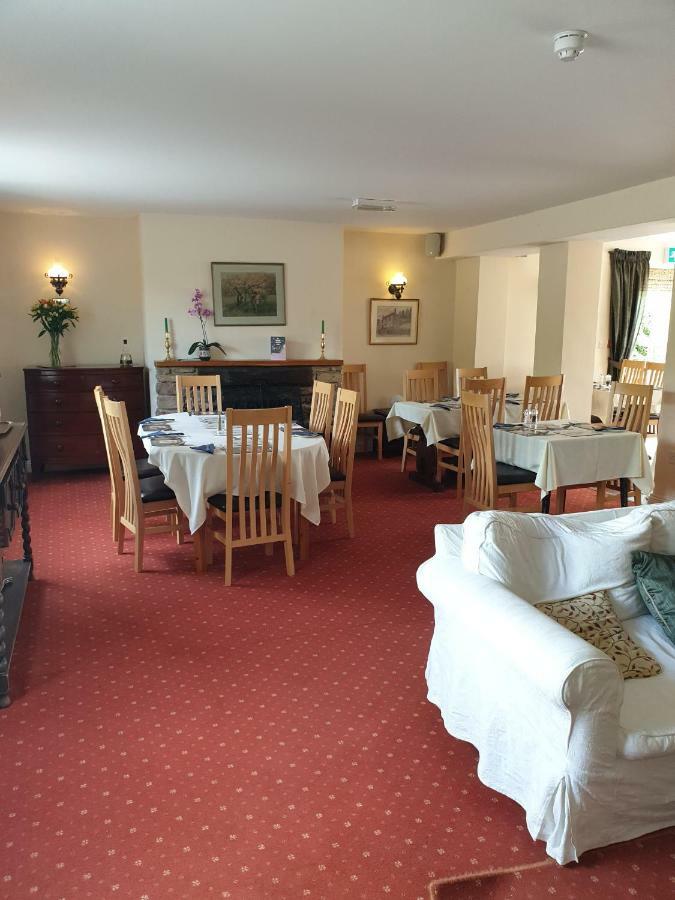 The Old Red Lion Hotel Bruton Buitenkant foto