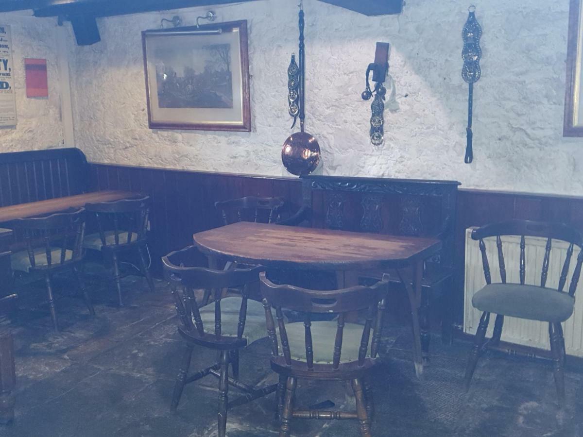 The Old Red Lion Hotel Bruton Buitenkant foto